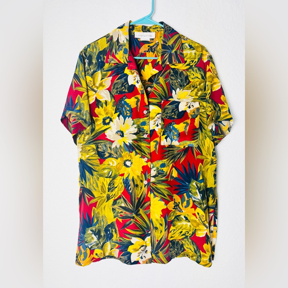 Jones New York Women’s Floral Silk Blouse Size 10 Vintage Button Red Multicolor